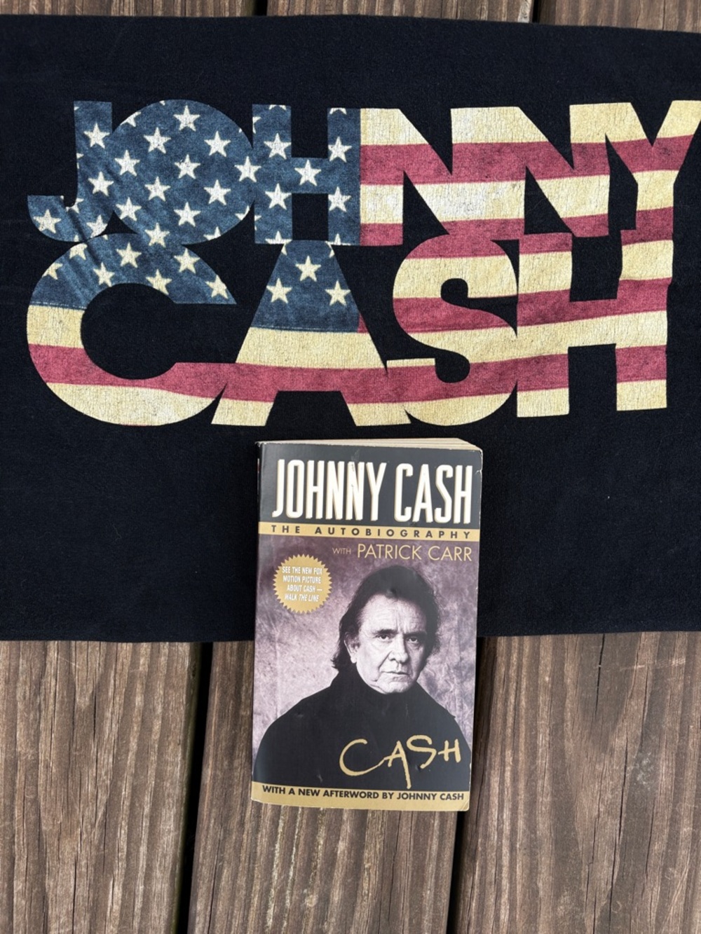 Johnny CASH shirt & book